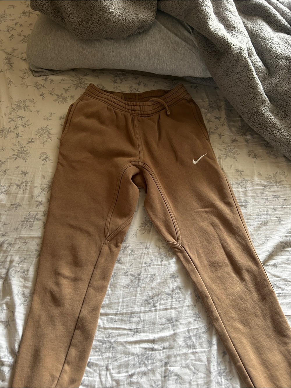 Nike Kids Tan Brown Fleece Joggers with Swoosh